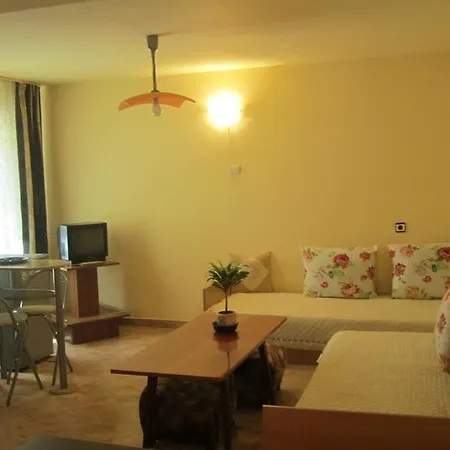 Apartament Dobrotitsa *