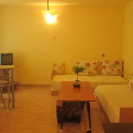 Apartament Dobrotitsa Warna