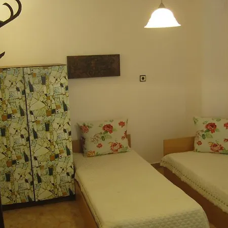 Apartament Dobrotitsa *