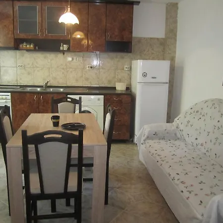 Dobrotitsa Apartament *